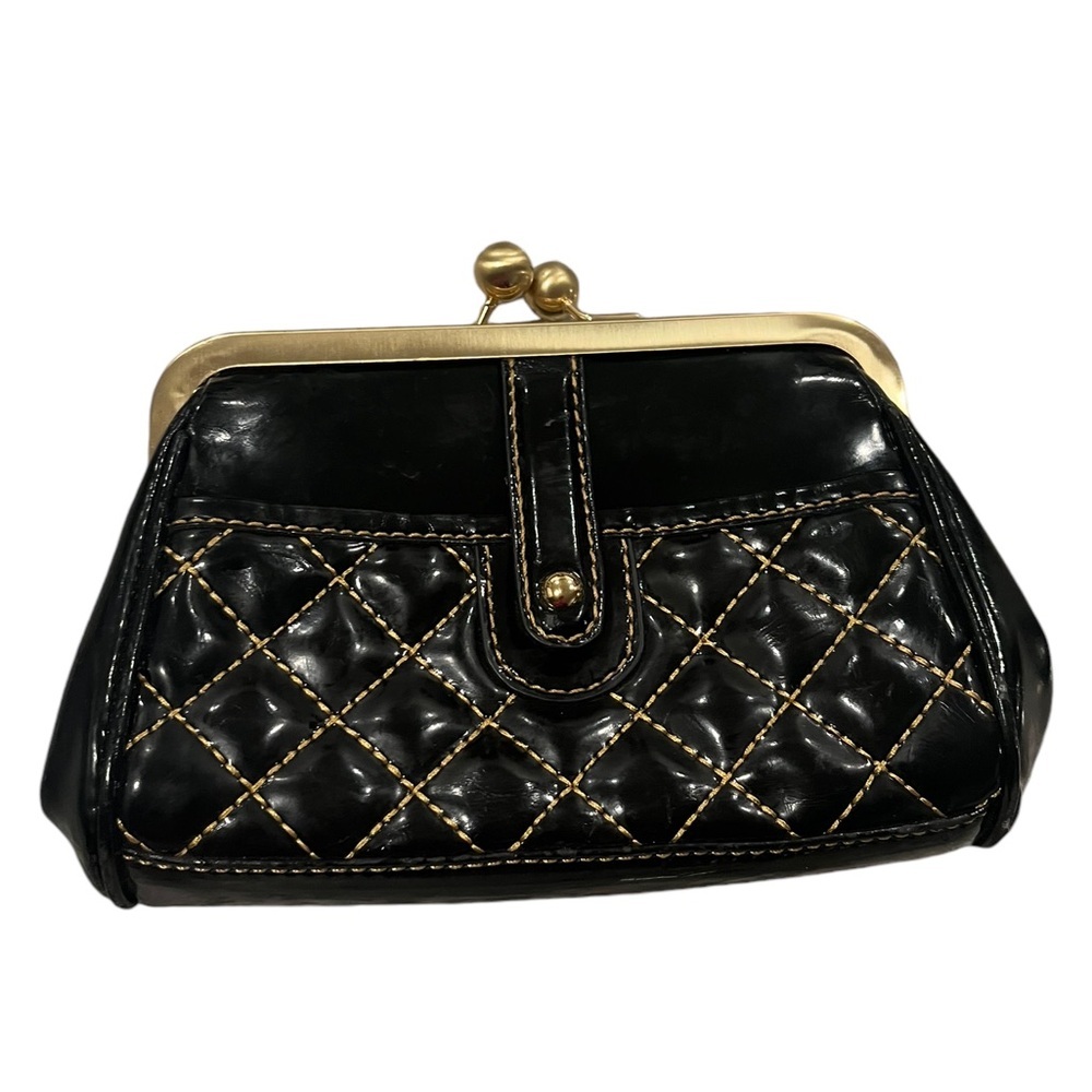 Maxx New York | Black kiss-lock closure clutch. GUC